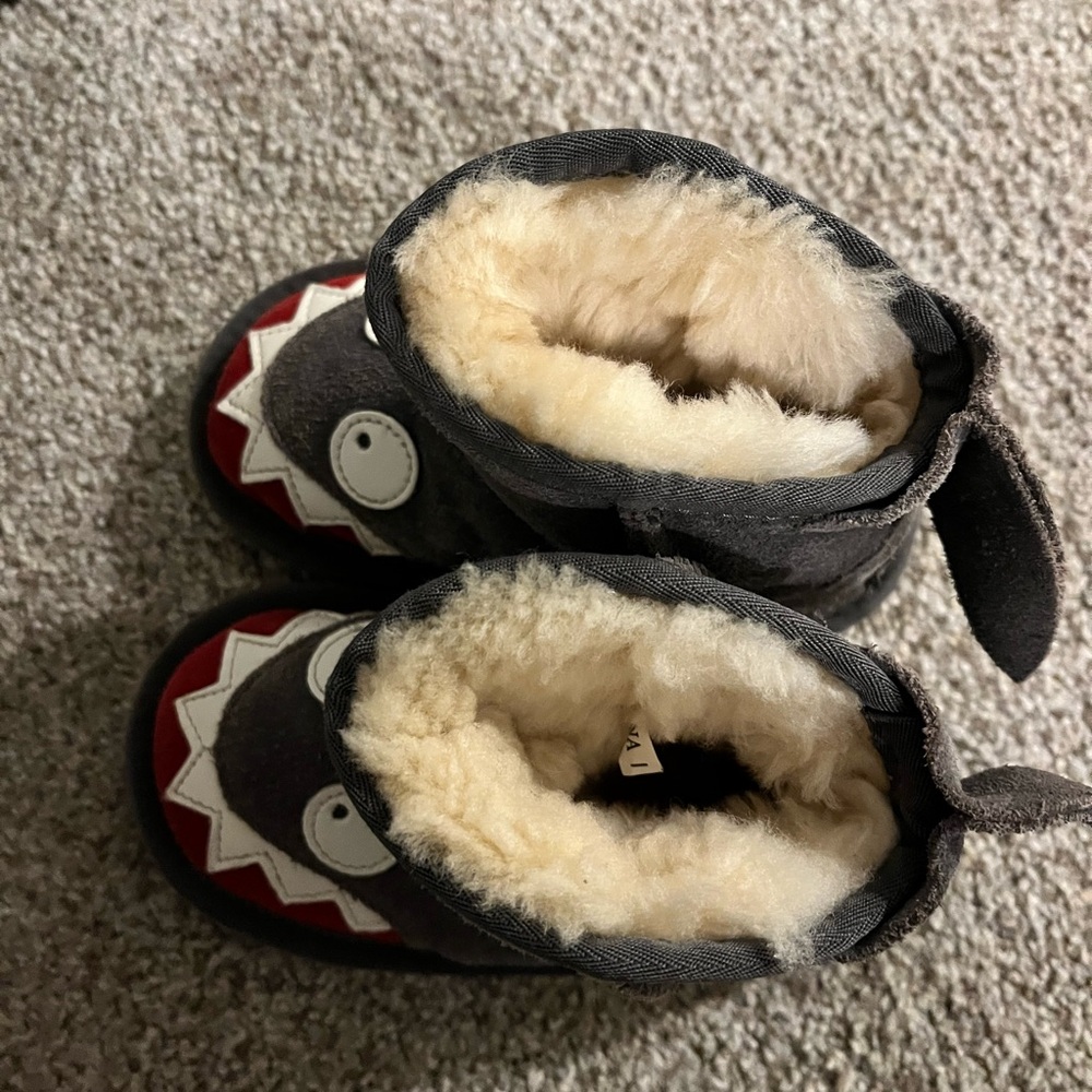 UGG Kids Gray and Red Shark Boots - Picture 5 of 5